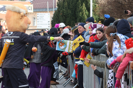 ZLATA POROKA PUSTNI KARNEVAL 80 FOTO LJUBO VUKELIČ